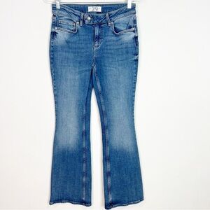 WE THE FREE MID RISE FLARE LEG JEANS WOMENS SZ 29